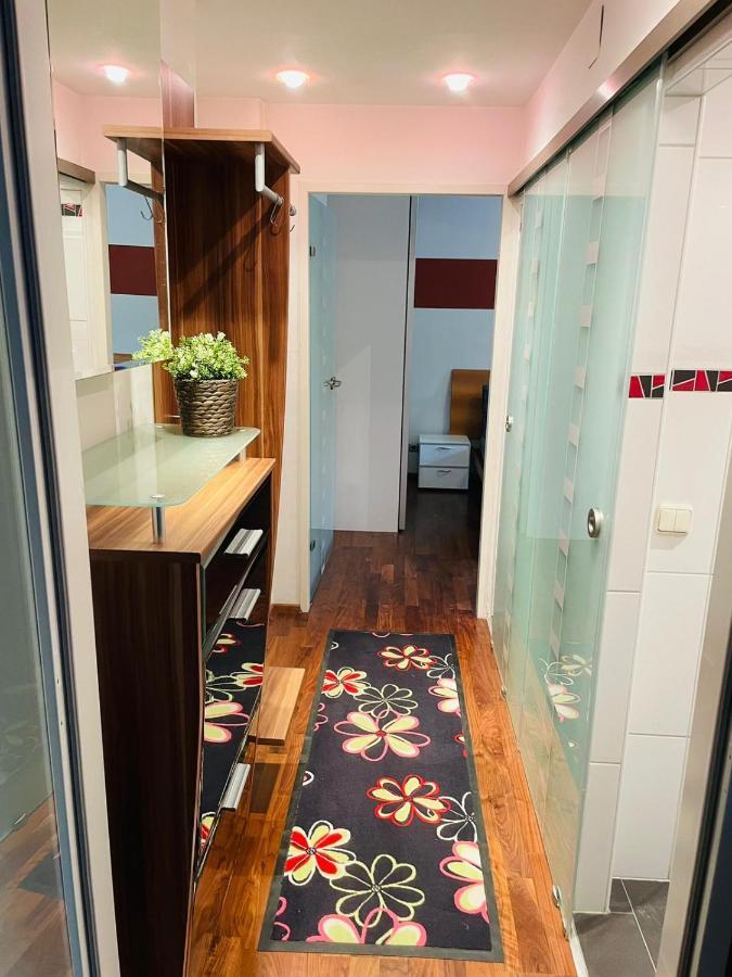 Super Deluxe Apartment - Near U6, U3 In City Center Вена Экстерьер фото